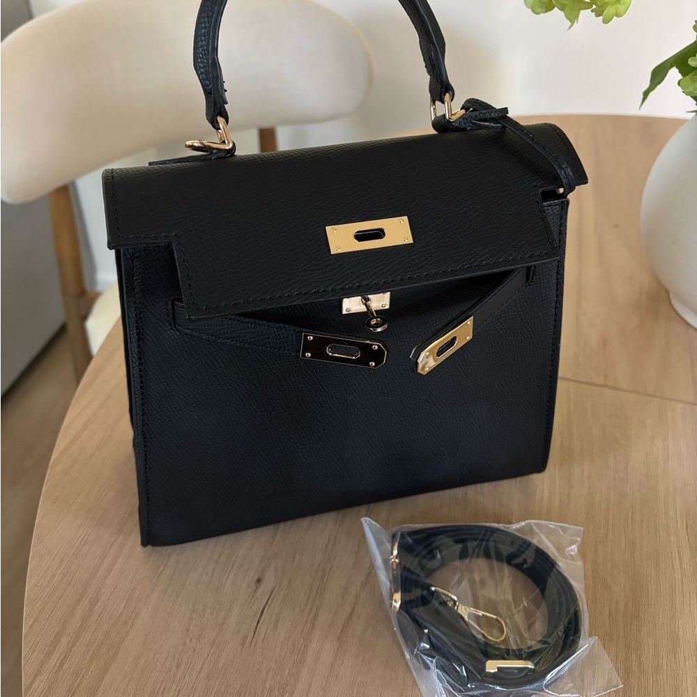 Elegant Black Handbag